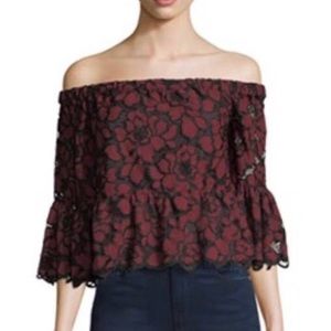 Likely Off the Shoulder Top - Size XS ❤️